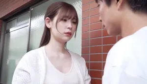 Chồng tẻ nhạt, bà xã nhận ra cậu thanh niên cạnh bên nhà tốt hơn