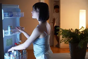 Chị người vợ cãi nhau với chồng yêu đến nhà bạn gái ở rồi địt luôn người chồng em gái